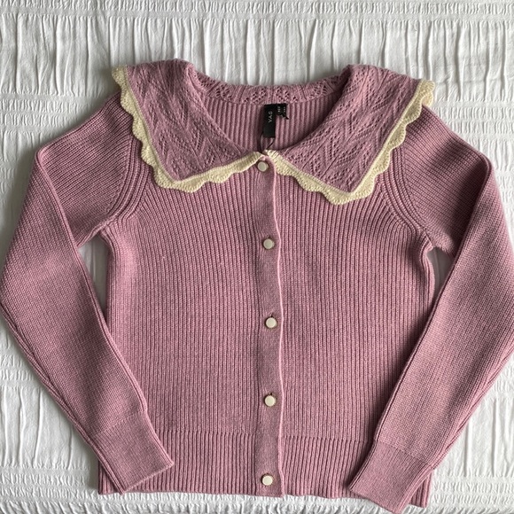 Y.A.S lilac cardigan w/ pretty cream scalloped edge Peter Pan collar. Small - Picture 2 of 10